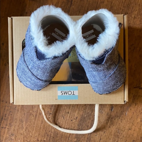 Brand New Toms Size 1 Tiny Cunas. - Picture 3 of 5